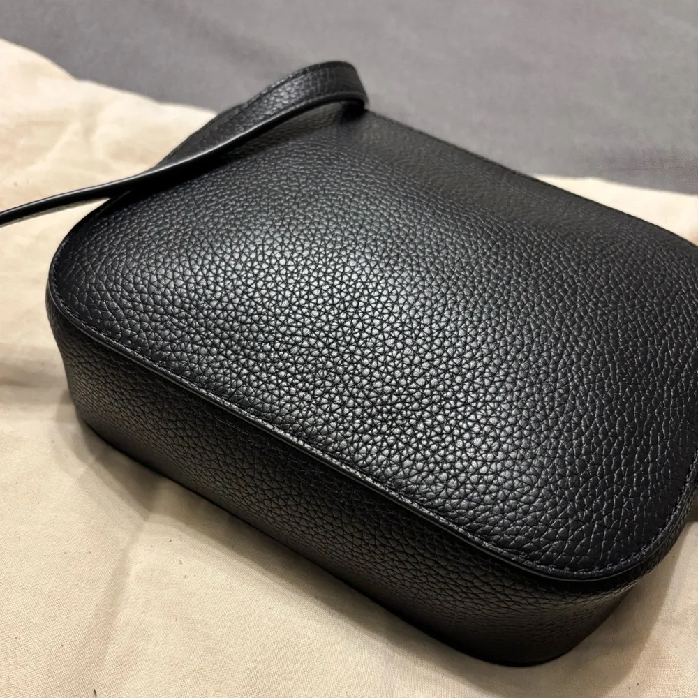 Tory Burch Thea Camera Leather Crossbody Bag NWOT - Picture 3 of 6